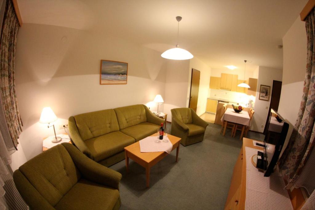 Ferienappartements Heinzle - Ihr Ferienresort Sankt Jakob in Defereggen Szoba fotó